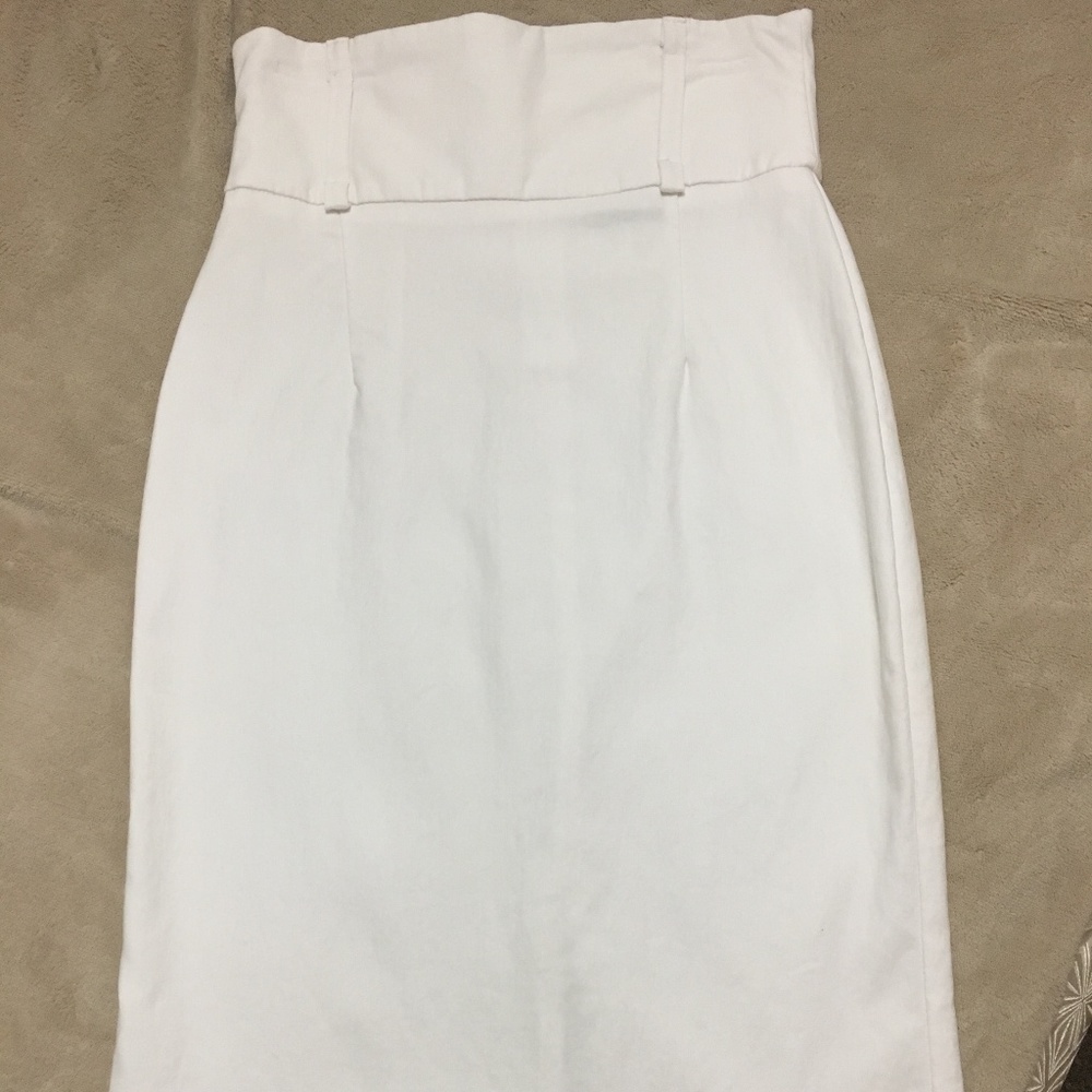 White pencil skirt